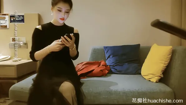 野狼出击 约草刚下海的年轻小学妹/3P/少妇合集预览图03