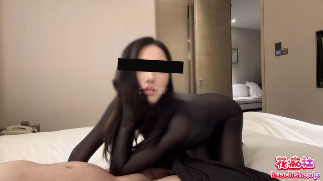 ROSEWU 极品NTR绿帽夫妻明星颜值淫妻合集预览图26
