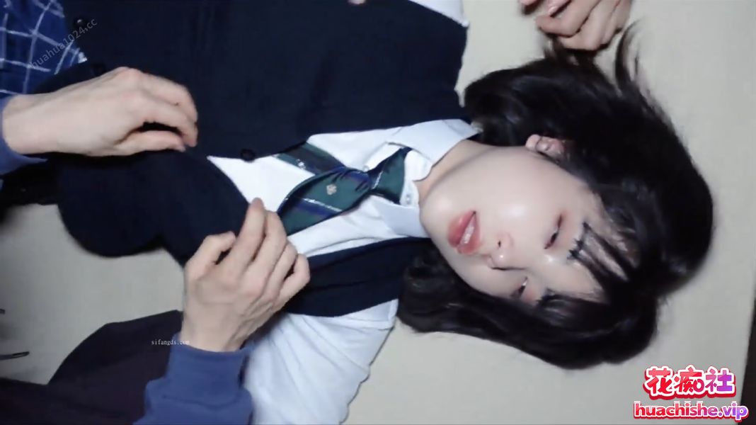 超美短发美少女