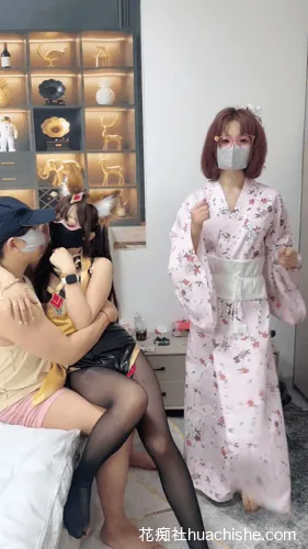 全网最嫩美少女 两个超嫩妹妹裸舞啪啪预览图06
