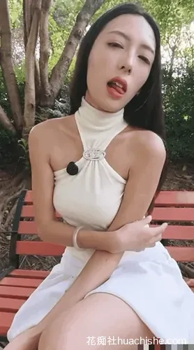 Princess_Fifi 性感大长腿户外裸出预览图05