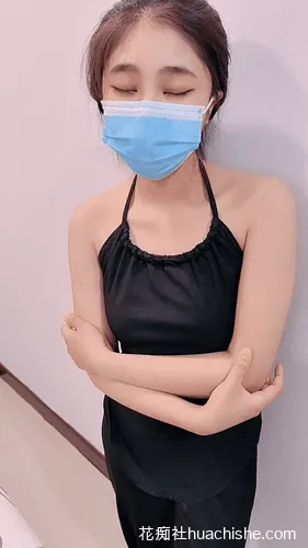 一颗小蜜桃 姐妹大战两大屌黑人预览图09