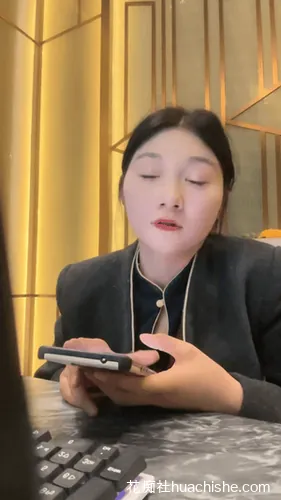 【诱惑巧克力】上班直播厕所大秀预览图05