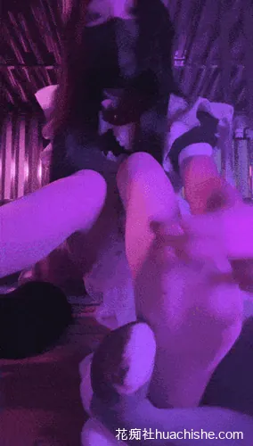 时安s 调教贱狗羞辱黑丝舔脚直播预览图03