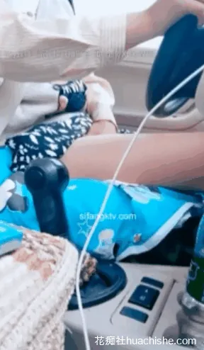 瑶瑶想喷喷 户外露出跳蛋自慰喷水预览图01