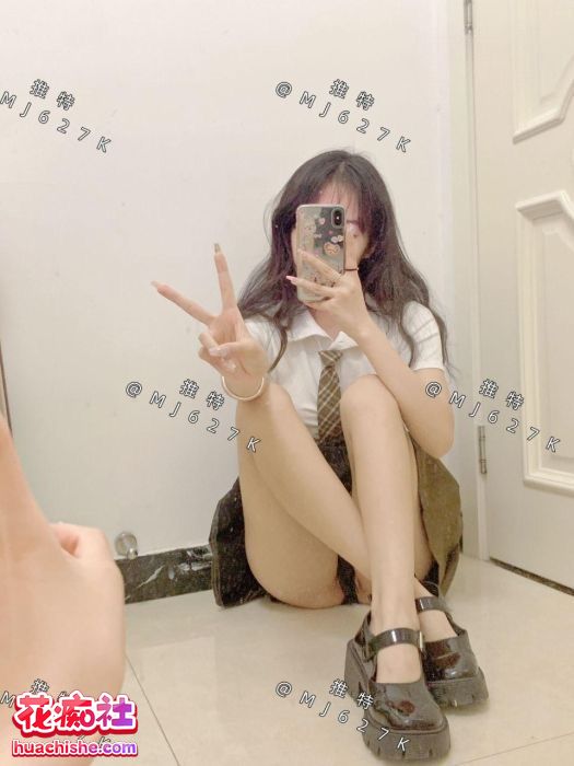 博主 女友小Y 情趣制服啪啪预览图01