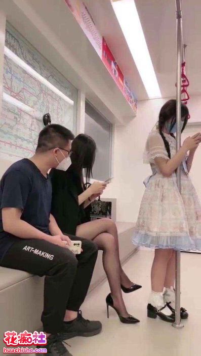 时安s 调教贱狗羞辱黑丝舔脚直播预览图09