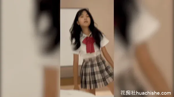 极品超嫩小美女【马丹妮】经典的白衬衫JK+过膝白丝 各种姿势被渣男啪啪泄密 1v5p1G