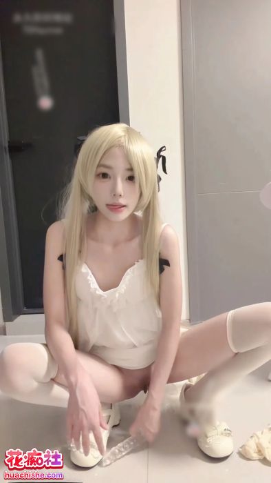 神颜白瘦贫乳少萝【恩恩】预览图07